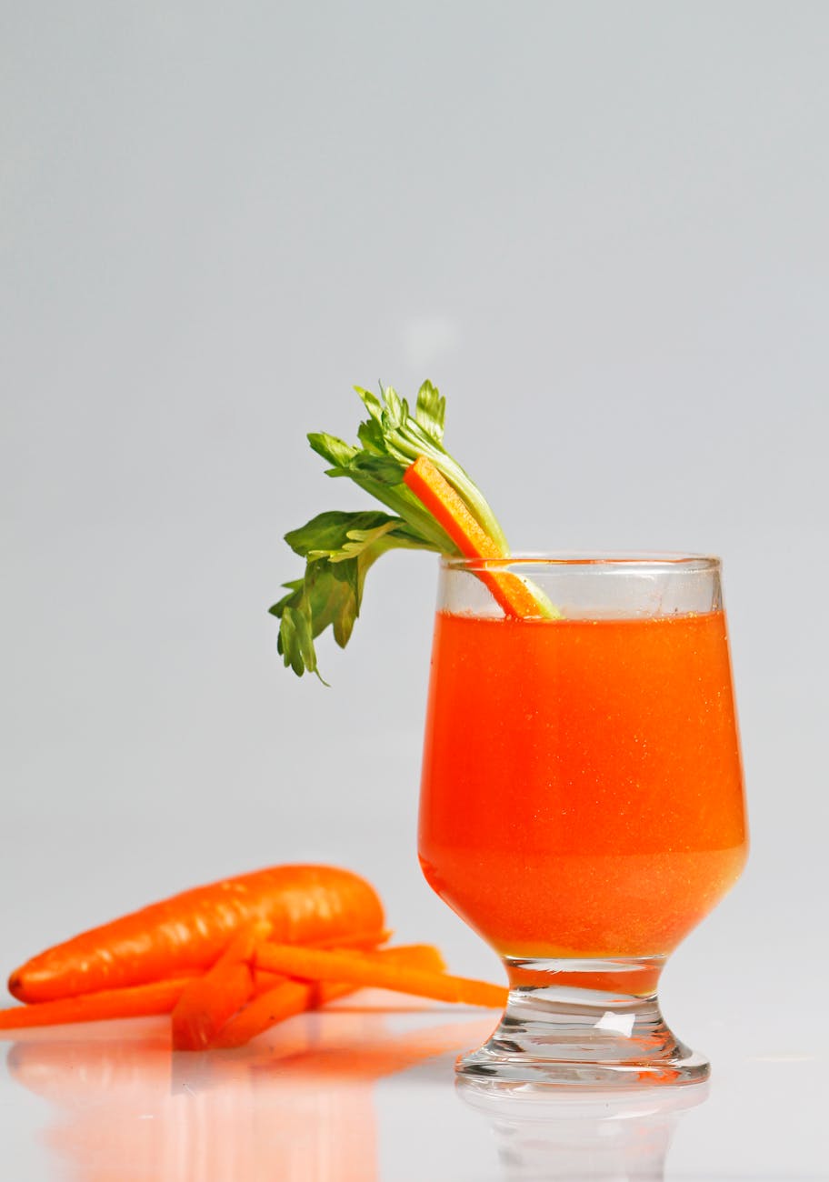 Carrot Juice Benefits: Why This Simple Drink Supports Skin, Digestion, and Energy